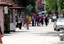 Kosovska Mitrovica građani ulica