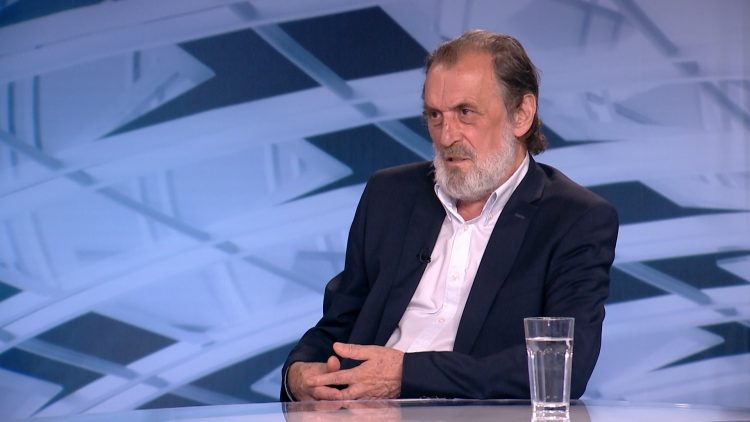 Vuk Drašković se posle više od 30 godina povukao s čela SPO, novi predsednik Aleksandar Cvetković