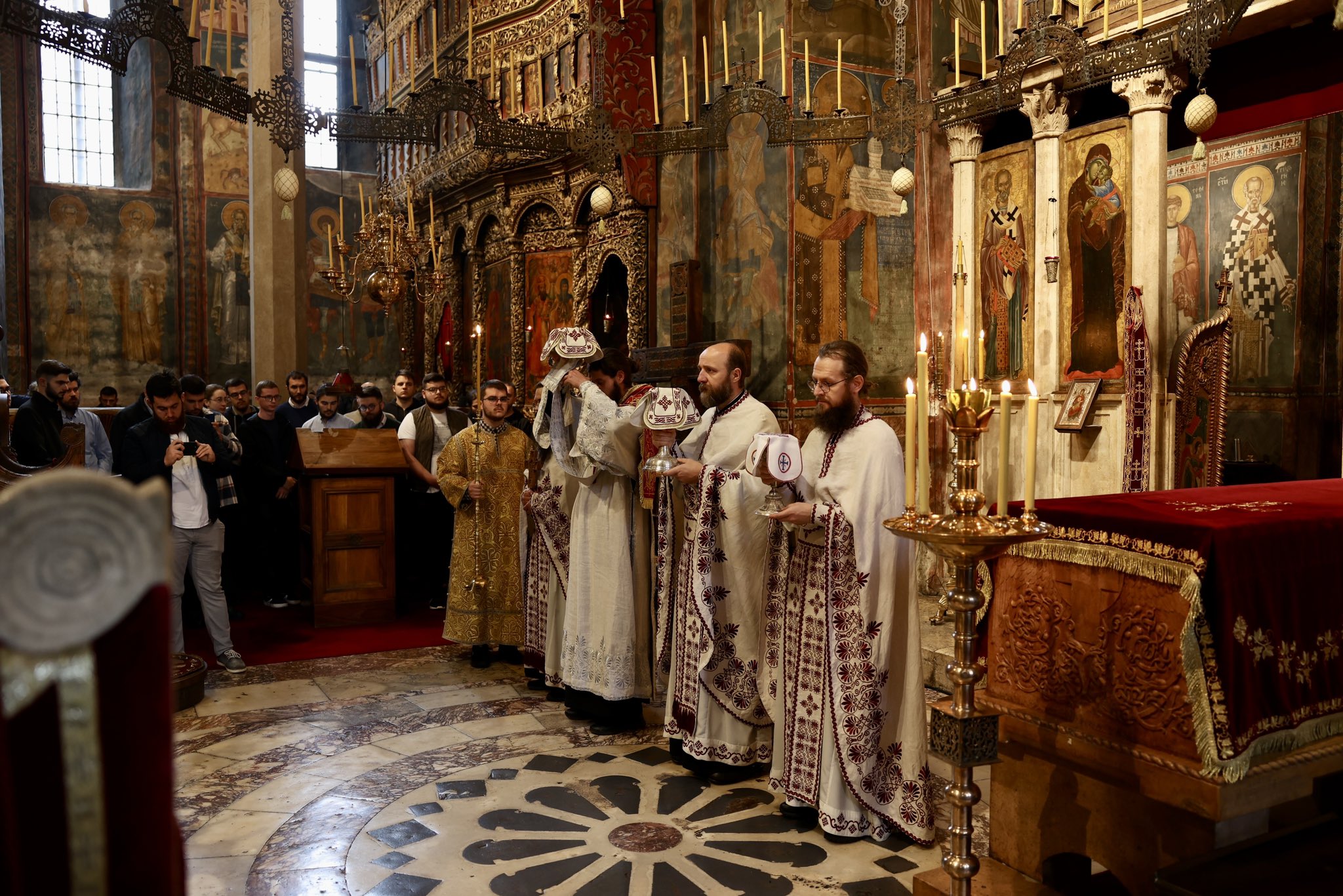 manastir Visoki Dečani liturgija