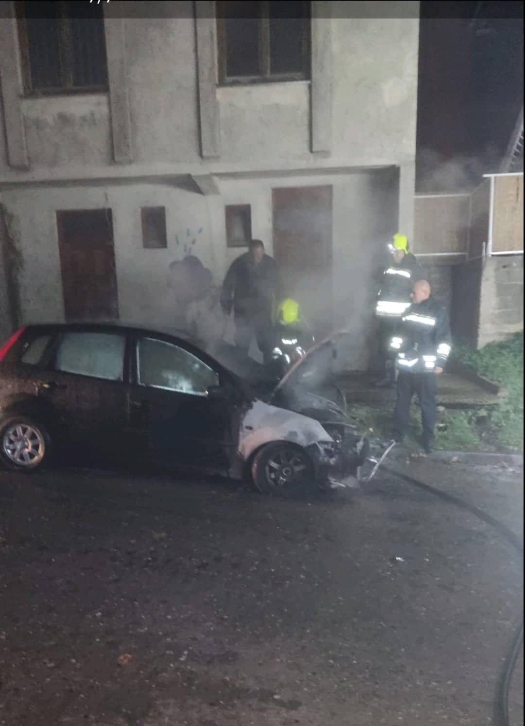 vatrogasci paljenje zapaljen auto