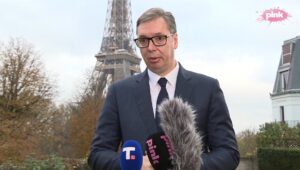 Vučić Pariz