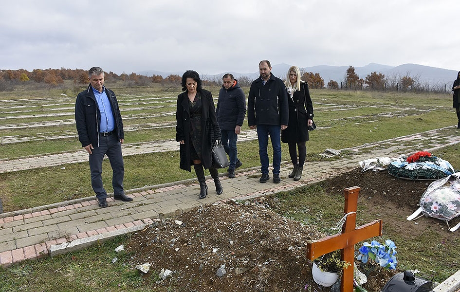obilazak novog groblja u gračanici