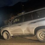 Svećlja pokazao rane policajca Nezirija i kaže: Vučić se vratio svojoj propagandističkoj ulozi oštećen policijski automobil u srbovcu