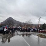 Barikade ušle u 3. dan: Noć mirna, u školama danas bez nastave, čeka se krizni štab