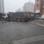 Jutros osvanule prve barikade u K.Mitrovici