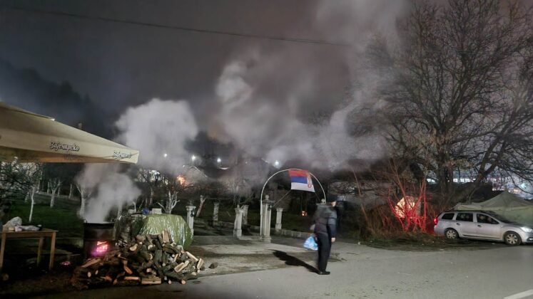 FOTO: KoSSev/ Barikade