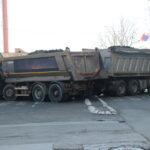 First barricades set up in North Mitrovica barikade km