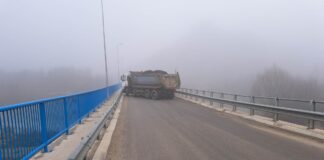 Pozivi Specijalnog tužilaštva Srbima sa severa: Nejasno da li zbog barikada 2021. ili sukoba sa KFOR-om 2023? most barikada mitrovica