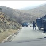 KP potvrdila: Na putu Mitrovica-Leposavić postavljeni kontrolni punktovi specijalne jedinice kod banjske