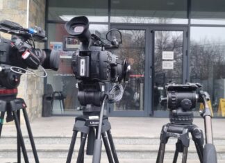 25 napada na novinare u poslednja tri meseca na Kosovu kamere press novinar