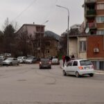 Nakon kratkog incidenta u S.Mitrovici, građani se razišli; Sat vremena kasnije i ispred opštine u ZV