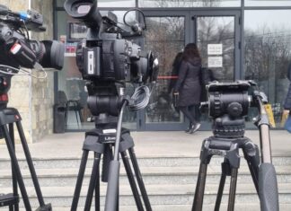 Uslovi rada medija tokom lokalnih izbora: Pokušaj diskriminacije ujedinio evropsku medijsku zajednicu novinari kamera press mediji