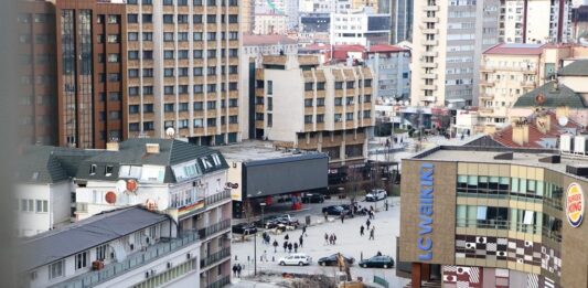 priština grad trg kosovo