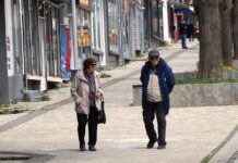 Koha: Penzioneri traže nediskriminatorne zakone Penzioneri mitrovica šetalište