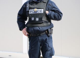 Uhapšen osumnjičeni za napad na ekipu Kljan Kosova u Uroševcu, policija traga za još dve osobe Uhapšen osumnjičeni za napad na ekipu Kljan Kosova u Uroševcu, policija traga za još dve osobe