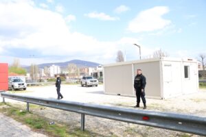 Kontejner birački centar Tri solitera