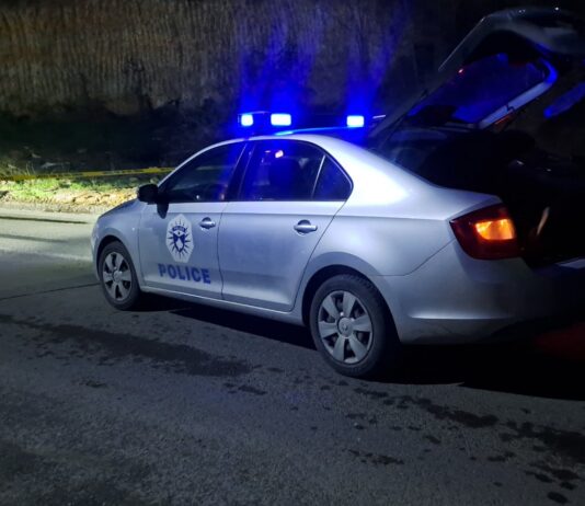 Mediji: Dvojica Srba iz Suvog Grla privedena, jednom određeno zadržavanje zbog sumnje za ratni zločin kosovska policija noć