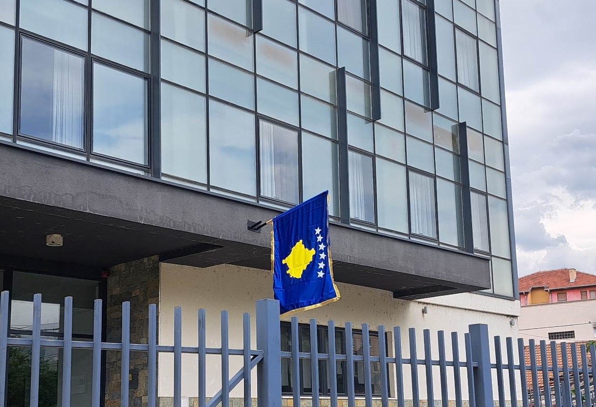 Opština Severna Mitrovica zastava kosovska kosovo
