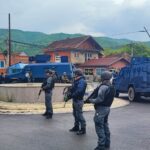 Albanski gradonačelnici uz specijalce ušli u zgrade Privremenih organa, skinuli srpske i postavili kosovske zastave, SAD osudile i od Kurtija traže prekid nasilja, Osmani i Svećlja čestitaju