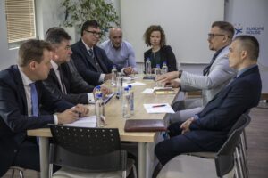 Lajčak partija kosovskih srba i srpski opstanak