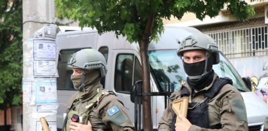 Zvečan opština upad u institucije