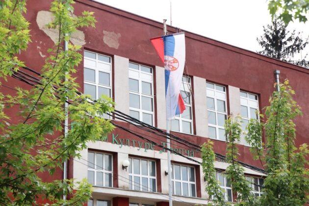 Op&scaron;tina Zvečan zastave kosovoska