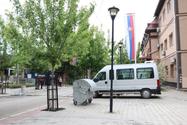 Op&scaron;tina Zvečan zastave kosovoska