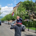 Policija zamenila vrata i video nadzor na opštini Zvečan, građani prolaze