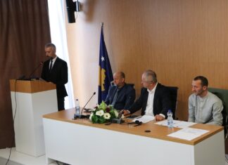 UNS: Polaganje zakletve gradonačelnika Severne Mitrovice u senci onemogućavanja rada novinara