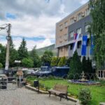 Advokat potvrdio da uhapšeni mladić u Leposaviću nije napadač na novinare, Svećlja objavio pogrešnu fotografiju