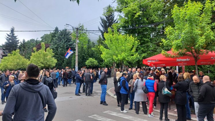 Zvečan Protest