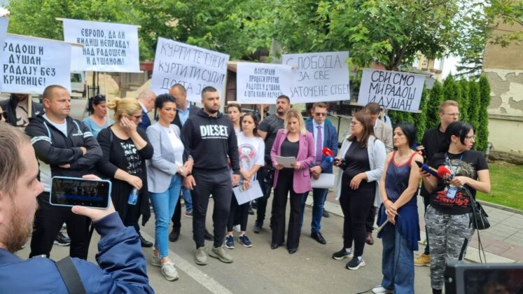 Protest zvečan skup du&scaron;an rado&scaron;