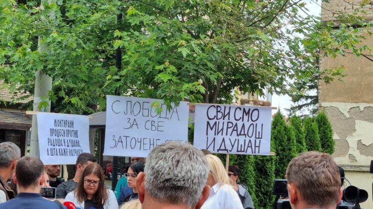 Protest zvečan skup du&scaron;an rado&scaron;
