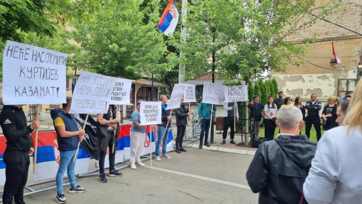 Protest zvečan skup du&scaron;an rado&scaron;