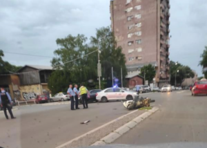 Saobraćajna nezgoda motocikl policijsko vozilo