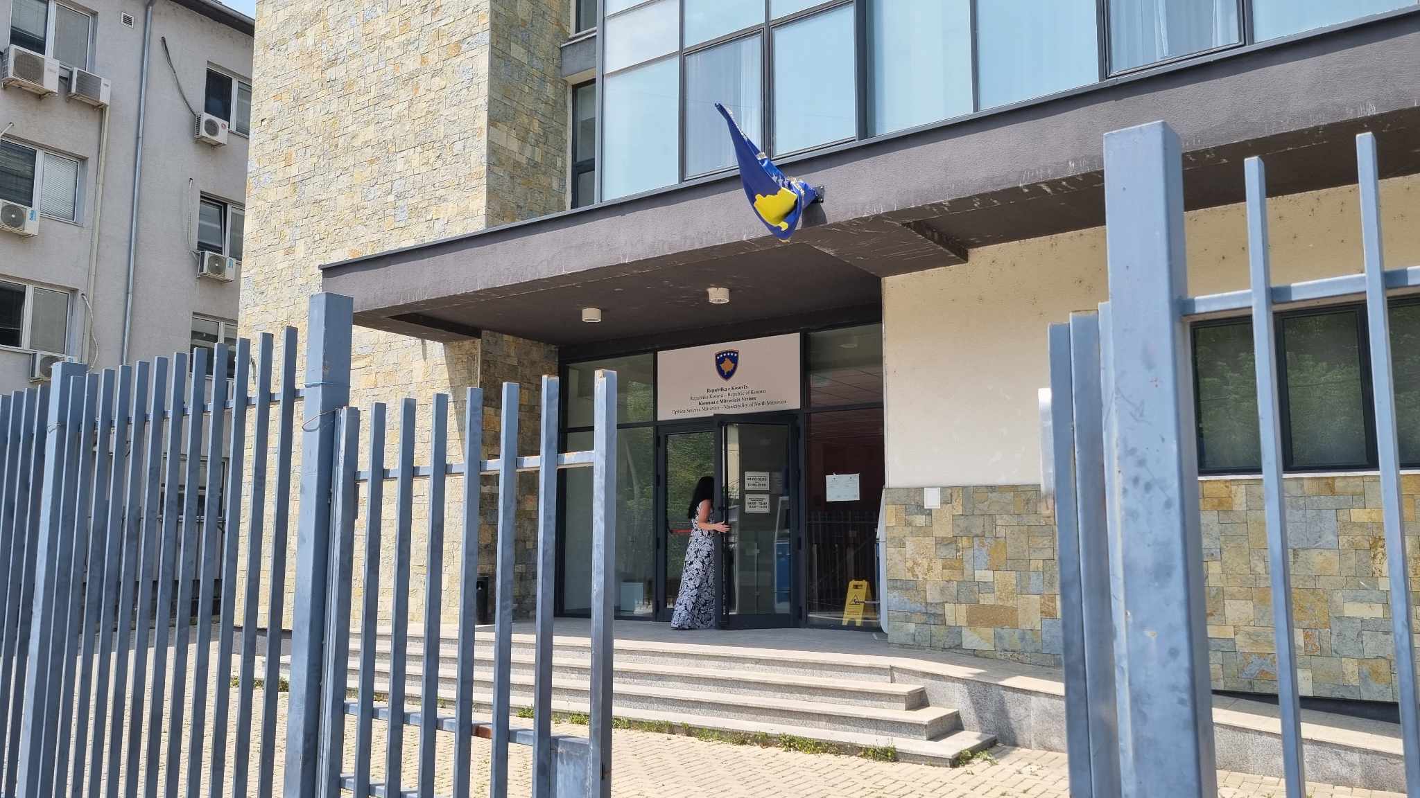 SO Severna Mitrovica: Zatražen prenos sredstava za 20 radnih mesta radi “funkcionalizacije Sportske hale i Biblioteke"