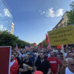 Protest „veterana OVK“: „Dole vlada“, „Milošević“, „srpski kriminalci“, „Mimoza“…