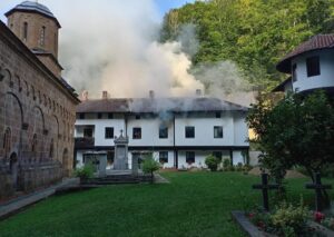 konak u manastiru Vraćevšnica