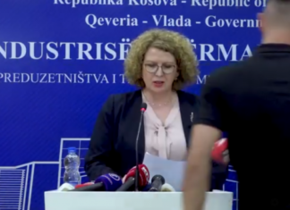 Novinari bojkotovali konferenciju ministarke zbog TV Klan Kosova Rozeta Hajdari Konferencija