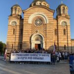 U Banjaluci održan skup i moleban za Srbe ubijene u sukobu sa KP; Navijači odali poštu u BG