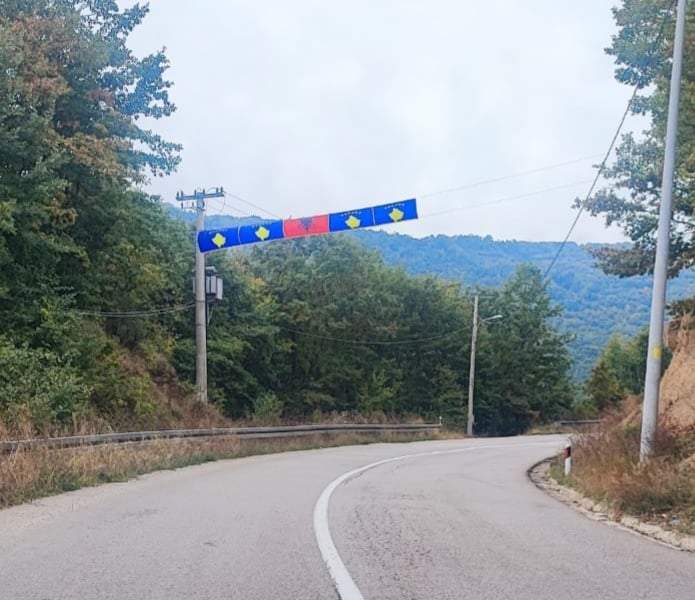 zastava Kosova u selu Banje
