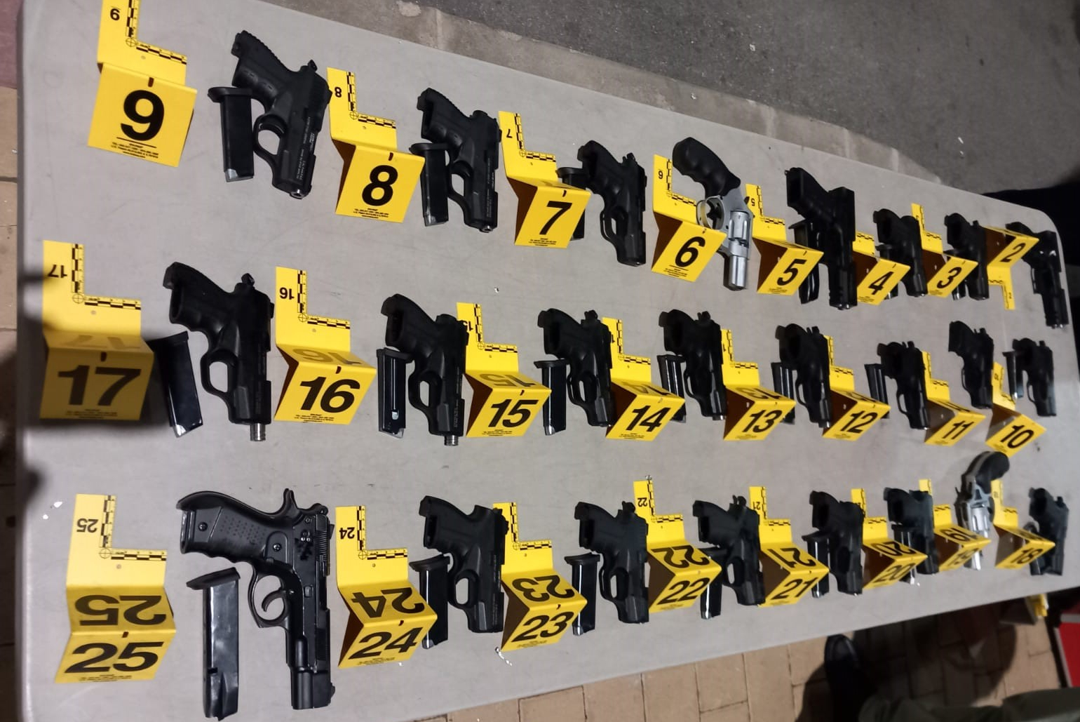 24 revolvera