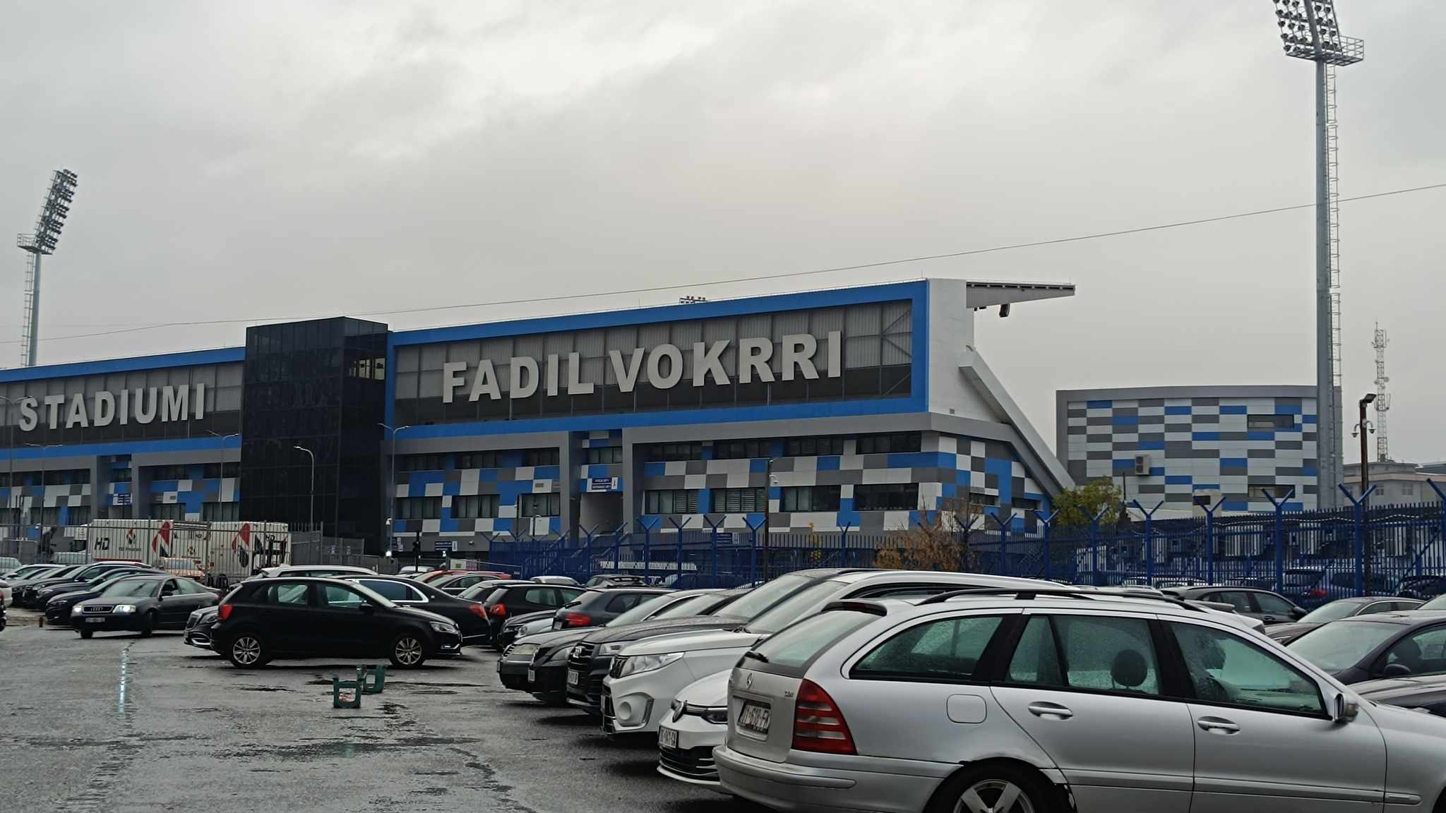 PIK zatražio suspenziju trojice policajaca zbog hapšenja radnika obezbeđenja misije EULEXFadilj vokri stadion Priština