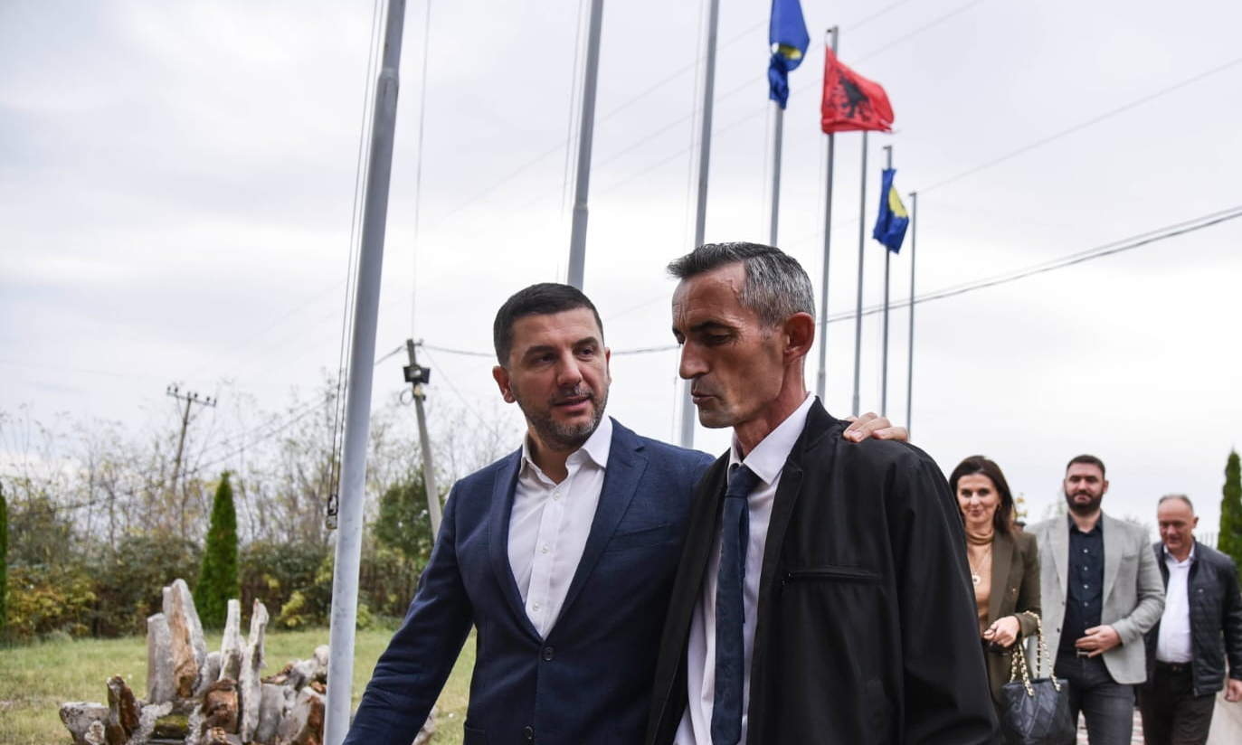 Krasnići i Iljir Peci