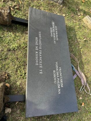 spomenik srpskim vojnicima Pri&scaron;tina
