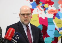 Hovenijer: Kada bi moja vlada počela da radi stvari koje bi mojoj deci otežale obrazovanje ili našoj porodici pristup pedijatru, bio bih prilično nesrećan Džefri Hovenijer