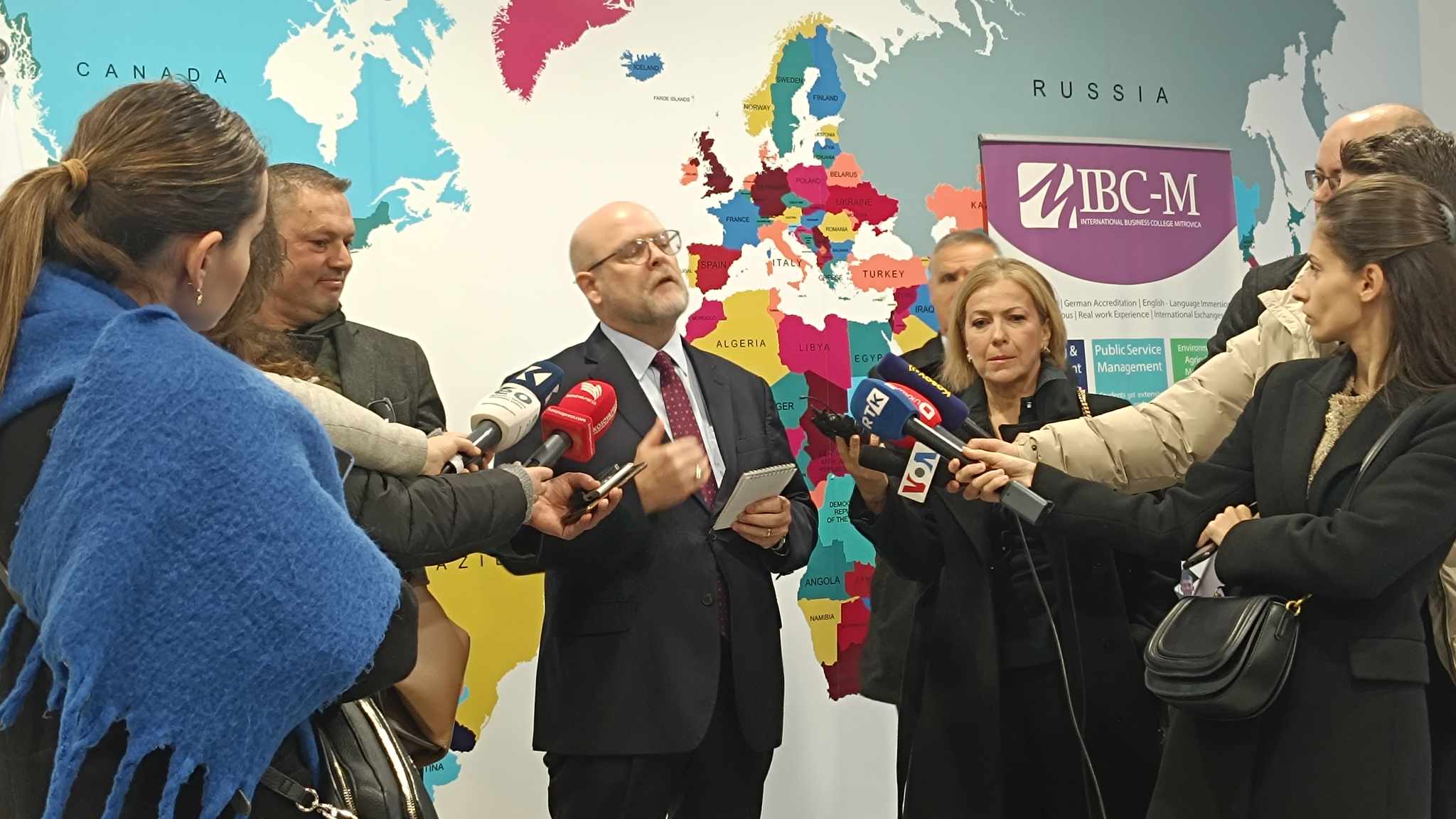 Hovenijer: Trenutno ne možemo da kažemo ko stoji iza napada na Ibru Lepencu, puna podrška Vladi da se obavi kredibilna istraga
