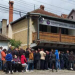 Srbi u Gračanici razočarani zbog najave o ukidanju dinara i platnog prometa sa Srbijom Gračanica / Banka / Građani