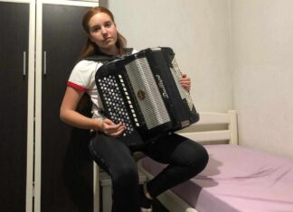 Zvucima harmonike od Crkoleza do Kragujevca Milica Tijanić