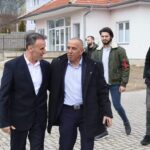 Hetemi sumnja da su Srbi bili primorani da potpišu peticiju za njegovu smenu, Zećiri smatra da peticija neće uspeti